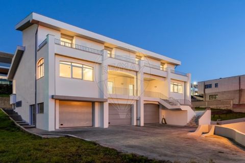 Вилла с 5 спальнями в Брага, Португалия № 192521