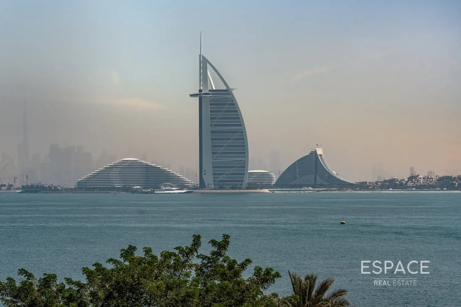 1 bedroom Apartment for sale in Palm Jumeirah, Dubai, UAE № 118298