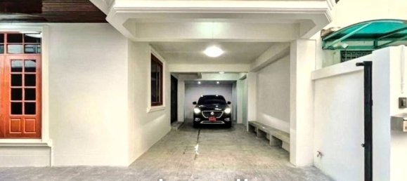 4 bedrooms Cafe / restaurant in Bangkok, Thailand No. 21493 3