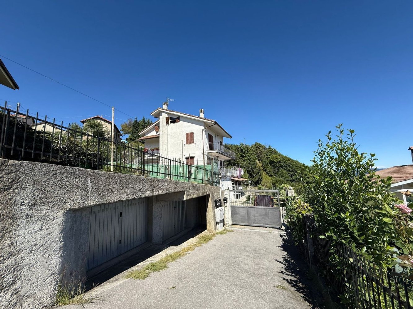 Apartamento de 4 dormitorios en Pallare, Italy No. 324154