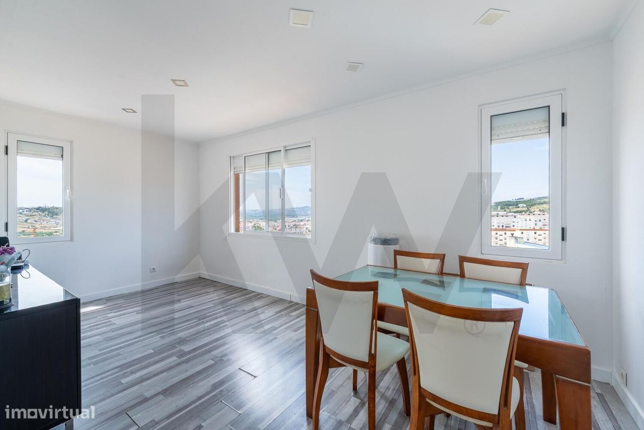 2 bedrooms Apartment in Vialonga, Portugal No. 225132