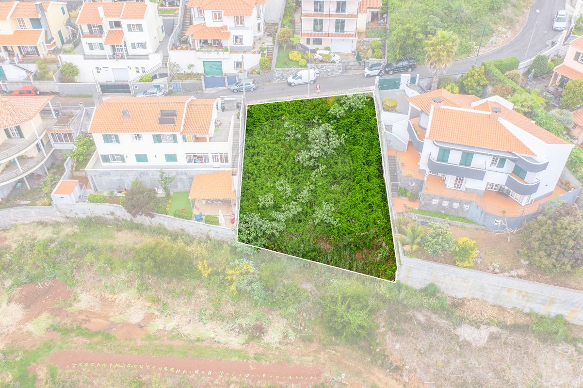 412m² Land in Camacha, Portugal No. 92216