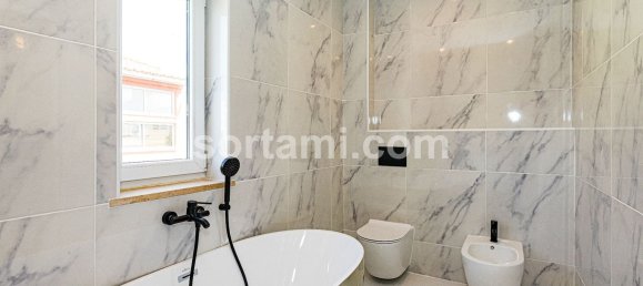 بناية في Portimao, Portugal 351متر مربع رقم 121128 16