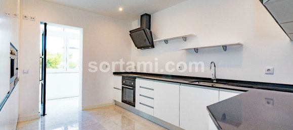 بناية في Portimao, Portugal 351متر مربع رقم 121128 10