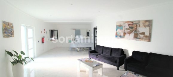 بناية في Portimao, Portugal 351متر مربع رقم 121128 4