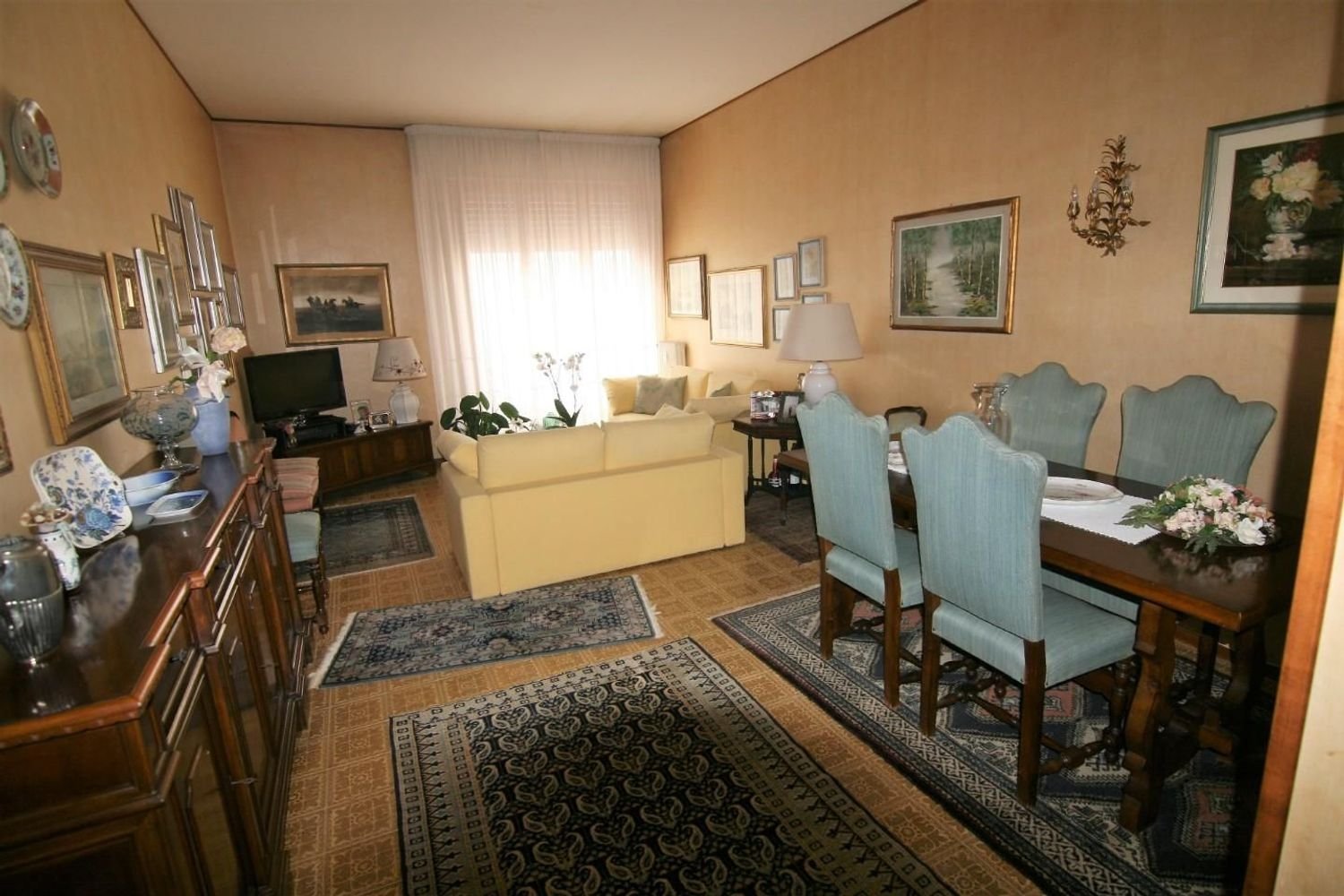 5 rooms Apartment in Carrara, Italy No. 47569