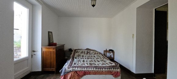 Moradia em banda T2 em Chateaumeillant, France N.º 250760 10