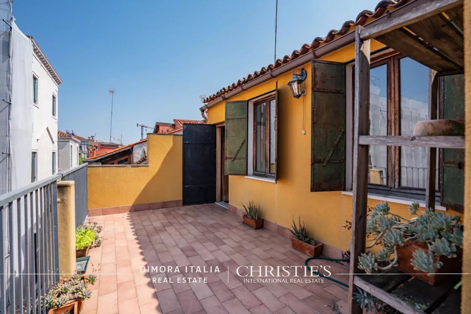 8 bedrooms Apartment in Venice, Italy No. 344158