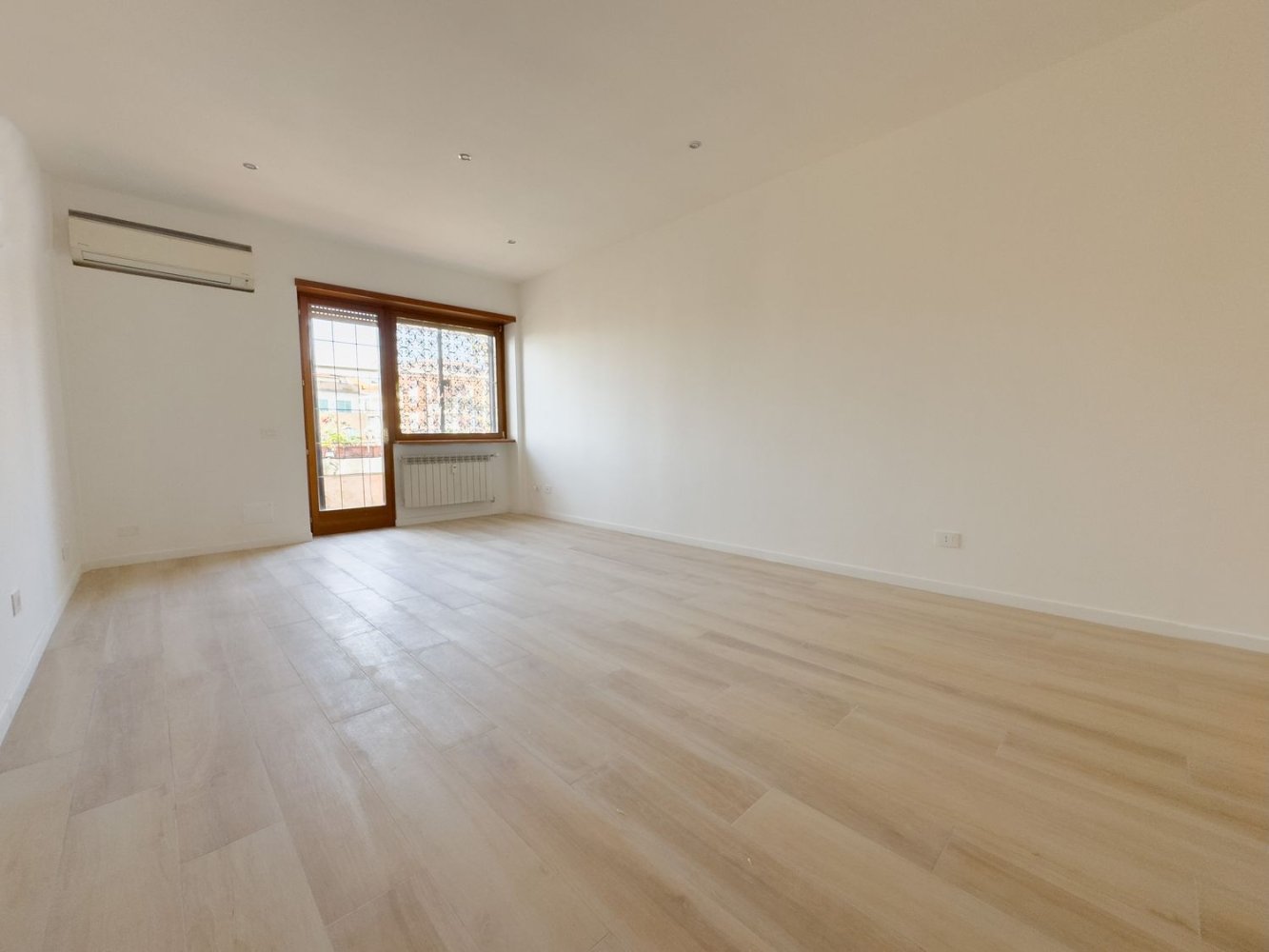 3غرفة شقة في Rome, Italy رقم 309753