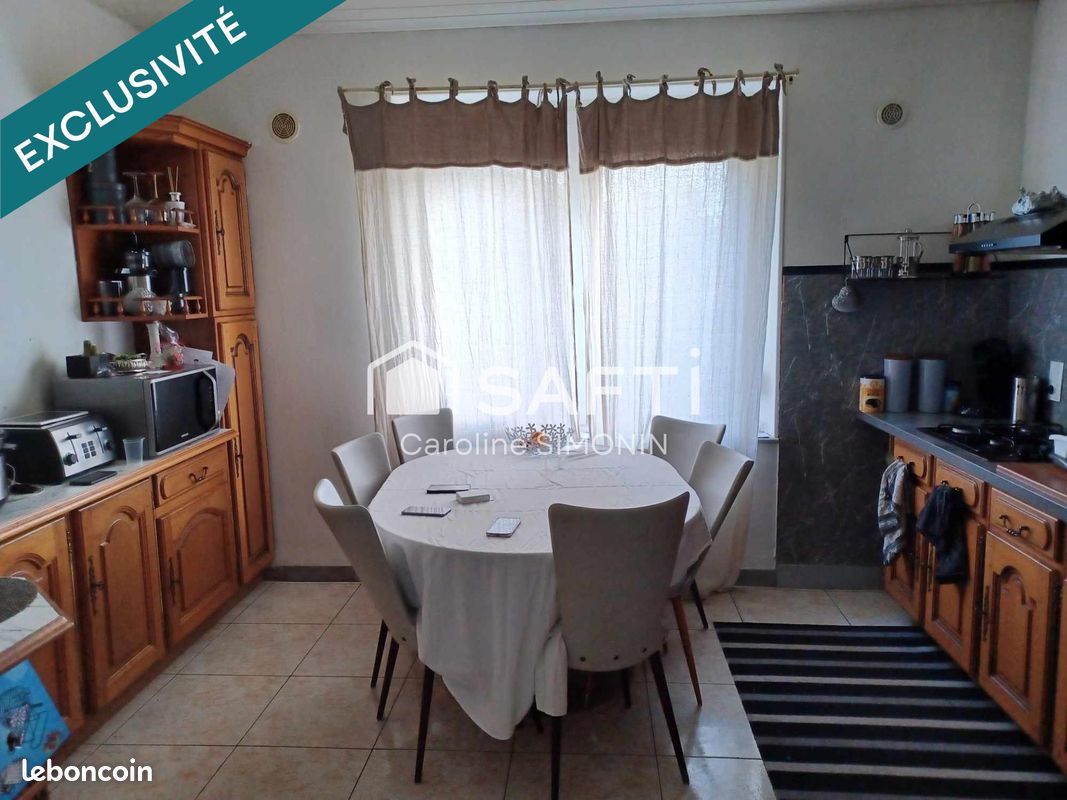 Casa de 4 dormitorios en Saint-Nabord, France No. 275239