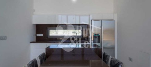 4 bedrooms Villa in Germasogeia, Cyprus No. 19060 4