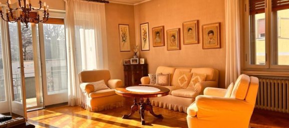 7 rooms Villa in Udine, Italy No. 21184 3