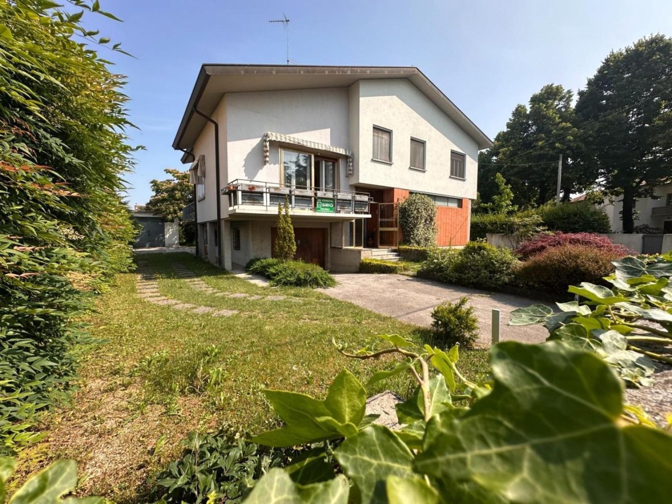 7 rooms Villa in Udine, Italy No. 21184