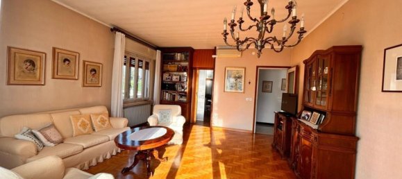 7 rooms Villa in Udine, Italy No. 21184 4