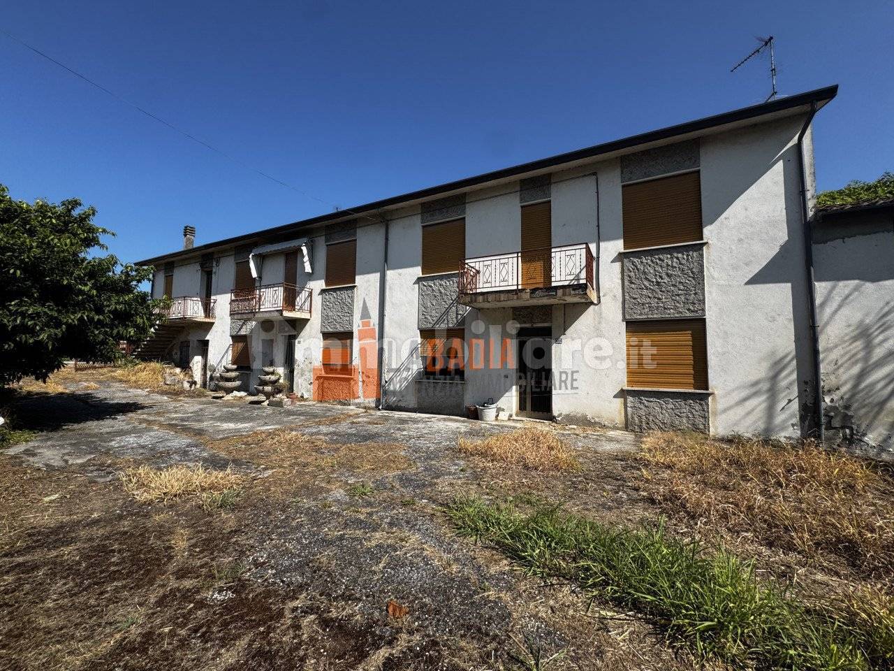 7 bedrooms Villa in Canda, Italy No. 262392