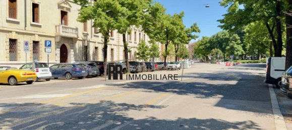 7 rooms Apartment in Verona, Italy No. 283971 12