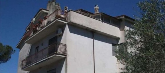 Квартира с 7 комнатами в Мальяно Романо, Италия № 205409 5