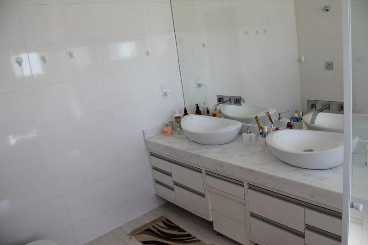 Дом с 5 спальнями в Сан-Паулу, Бразилия № 530131