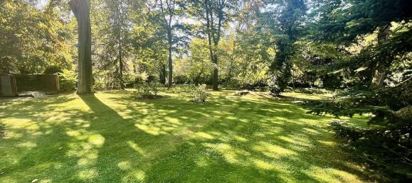  Land in Monchengladbach, Germany No. 37158 8