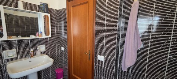 5 rooms Apartment in Perugia, Italy No. 276324 40