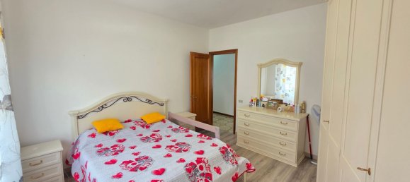 5 rooms Apartment in Perugia, Italy No. 276324 24