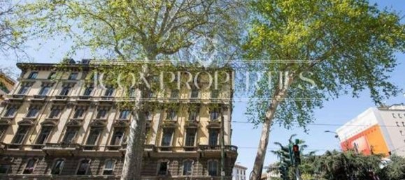 130m² Commercial property in Milan, Italy No. 247051 5