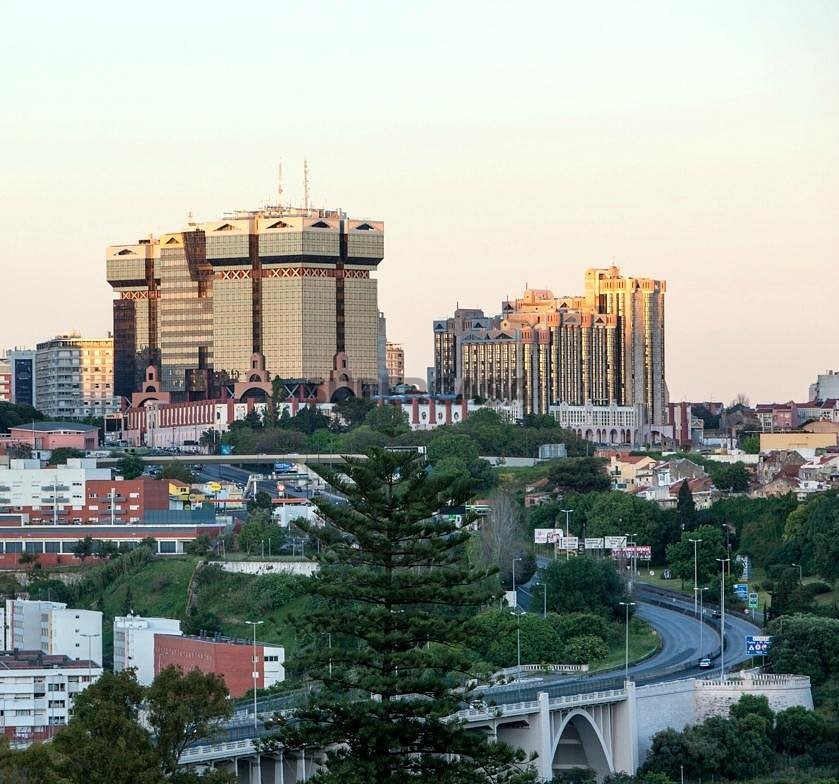  بناية في Lisbon, Portugal 1569متر مربع رقم 168176