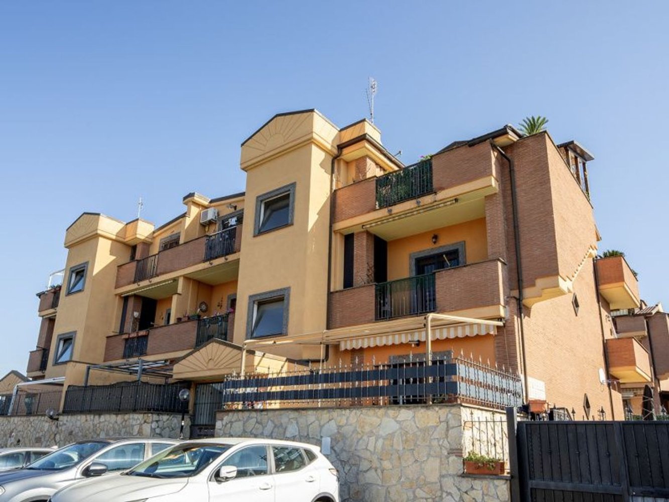 3 rooms Apartment in Fonte Nuova, Italy No. 10628