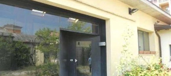 520m² Office in Brescia, Italy No. 142427 4