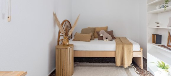 3 bedrooms Apartment in Valencia, Spain No. 187066 4