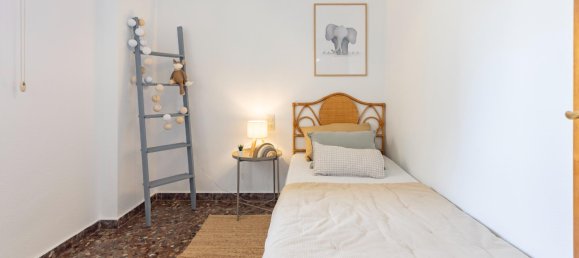 3 bedrooms Apartment in Valencia, Spain No. 187066 20