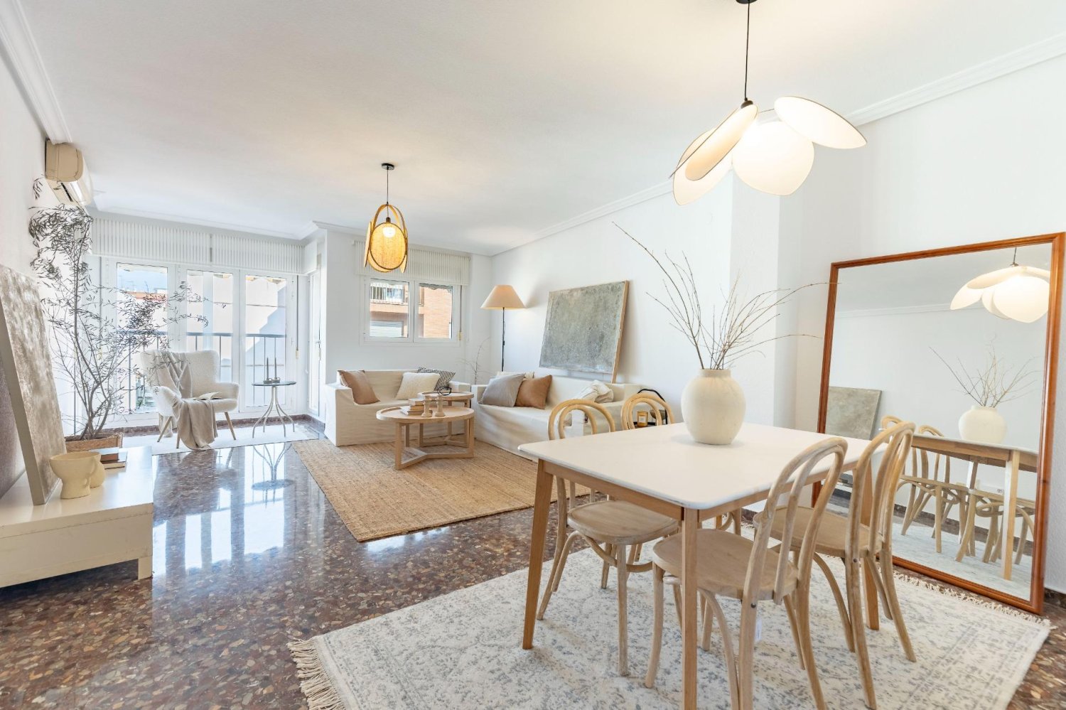 3 bedrooms Apartment in Valencia, Spain No. 187066