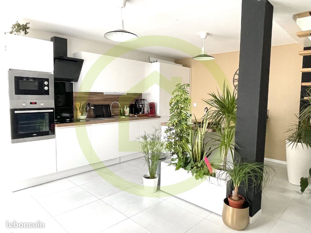 5 rooms House in Meru, France No. 157729