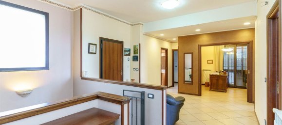 9-salle Villa à Trecastagni, Italy No. 160291 23