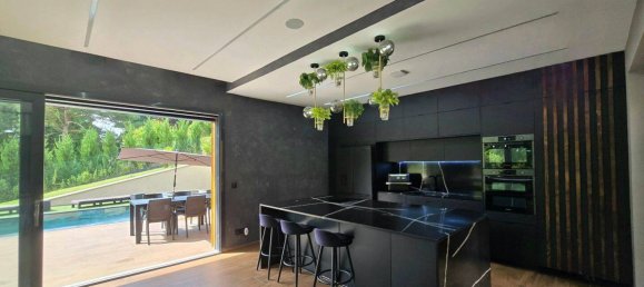 4 bedrooms House in Levis-Saint-Nom, France No. 333833 2