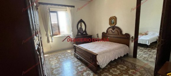 2 bedrooms Apartment in Palermo, Italy No. 322019 4