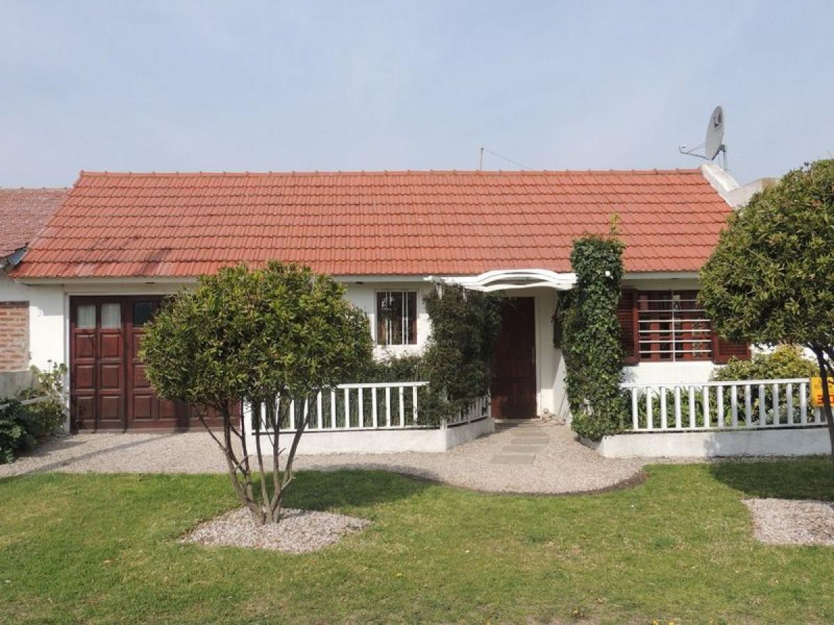 3 bedrooms House in Mar del Plata, Argentina No. 79927