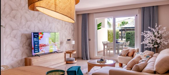 2 bedrooms Apartment in El Paraiso, Spain No. 185458 2