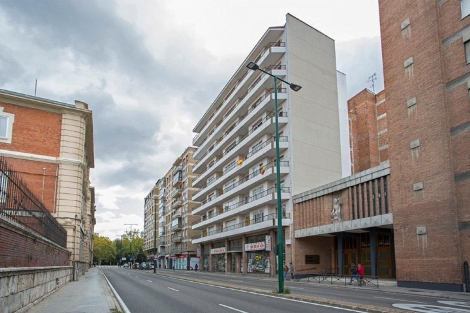 109m² Office in Valladolid, Spain No. 70887