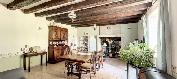 Casa de 5 dormitorios en Chateau-la-Valliere, France No. 54116 3