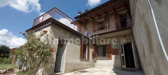 2 bedrooms House in Vernasca, Italy No. 299156 2
