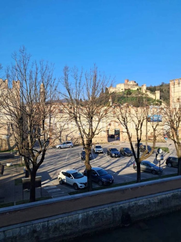 3 bedrooms Apartment in Soave, Italy No. 98825