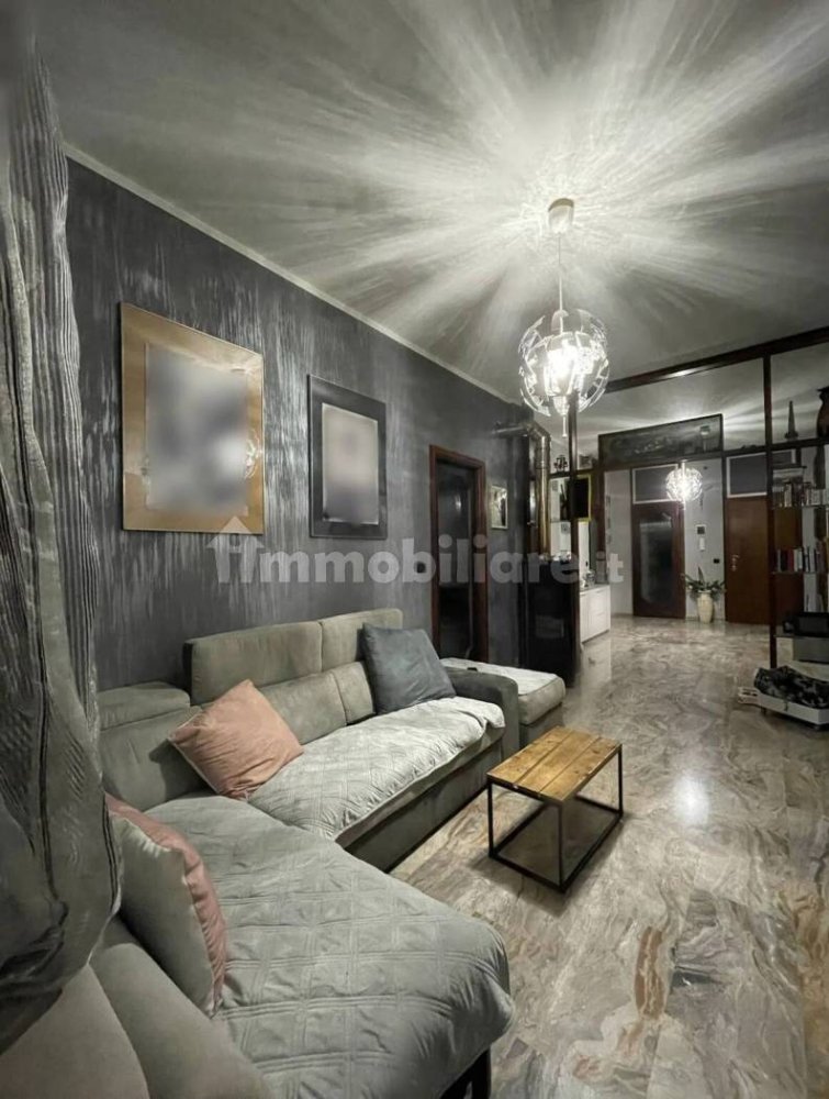 Apartamento de 6 dormitorios en Turin, Italy No. 324116