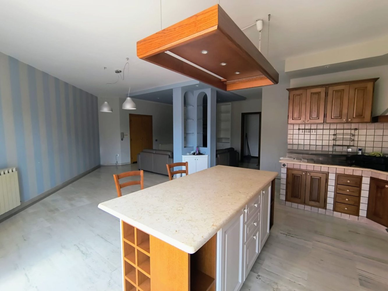 Квартира с 4 спальнями в Кастель Ритальди, Италия № 353177