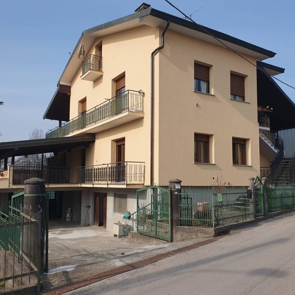 Квартира с 3 комнатами в Бреббья, Италия № 64522