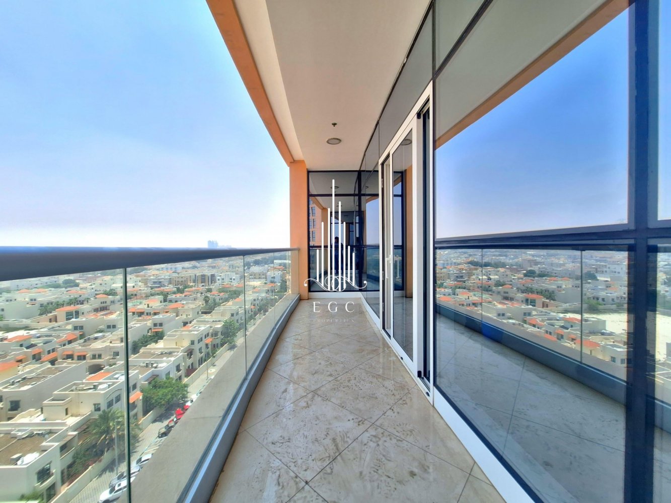 Apartamento T2 em Al Khalidiya, UAE N.º 23062