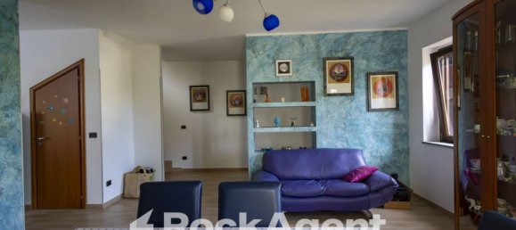 3 Schlafzimmer Villa in Catanzaro, Italy, Nr. 291283 4