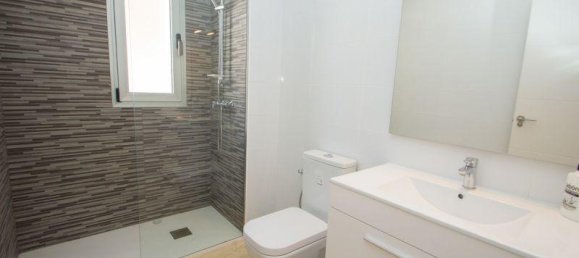 2 chambres Appartement à Alicante, Spain No. 117373 7