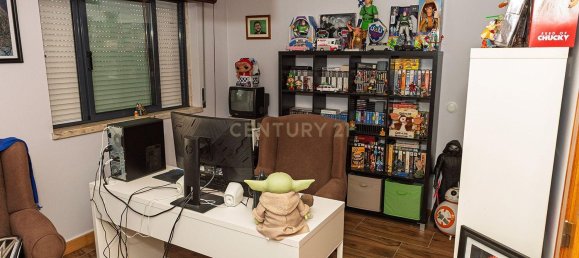 Квартира с 3 спальнями в Одивелаш, Португалия № 126228 32