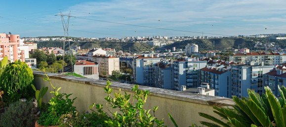 Квартира с 3 спальнями в Одивелаш, Португалия № 126228 14